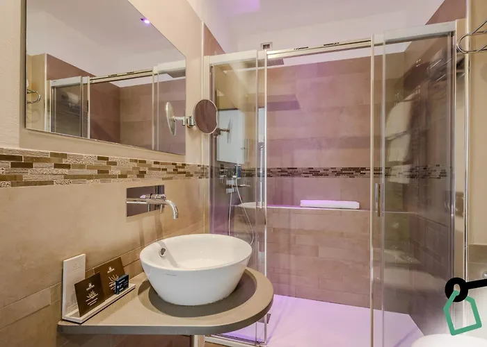 Hotiday 迪亚诺马里纳