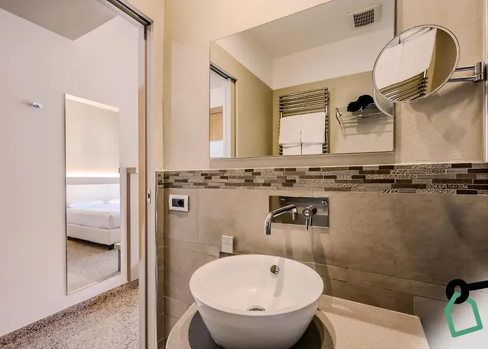 Hotiday 迪亚诺马里纳