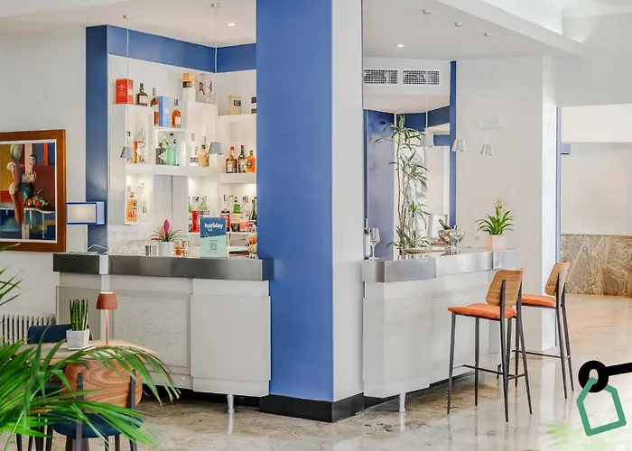 酒店 Hotiday 迪亚诺马里纳