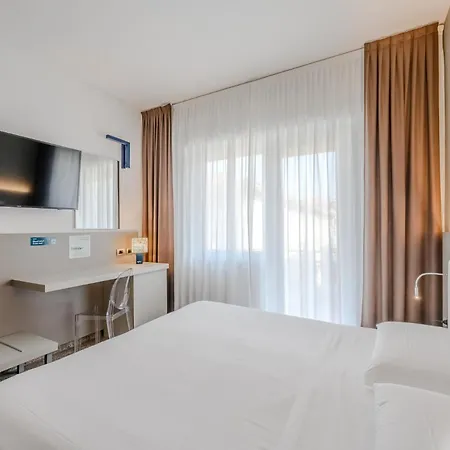 Hotiday Otel Diano Marina