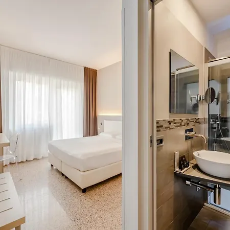 Hotiday Otel 3*