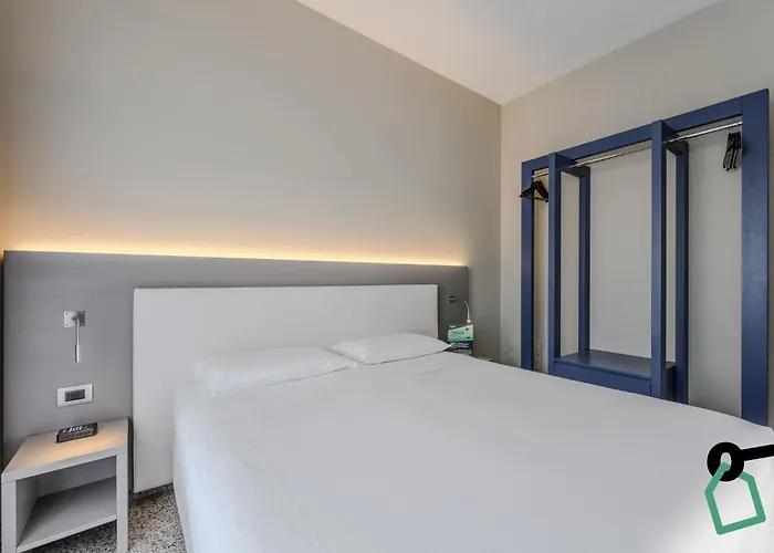 Hotiday دْيانو مارينا